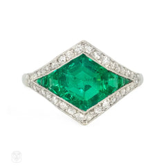 French Art Deco emerald and diamond ring