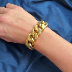 Retro Mellerio gold oversized curblink bracelet